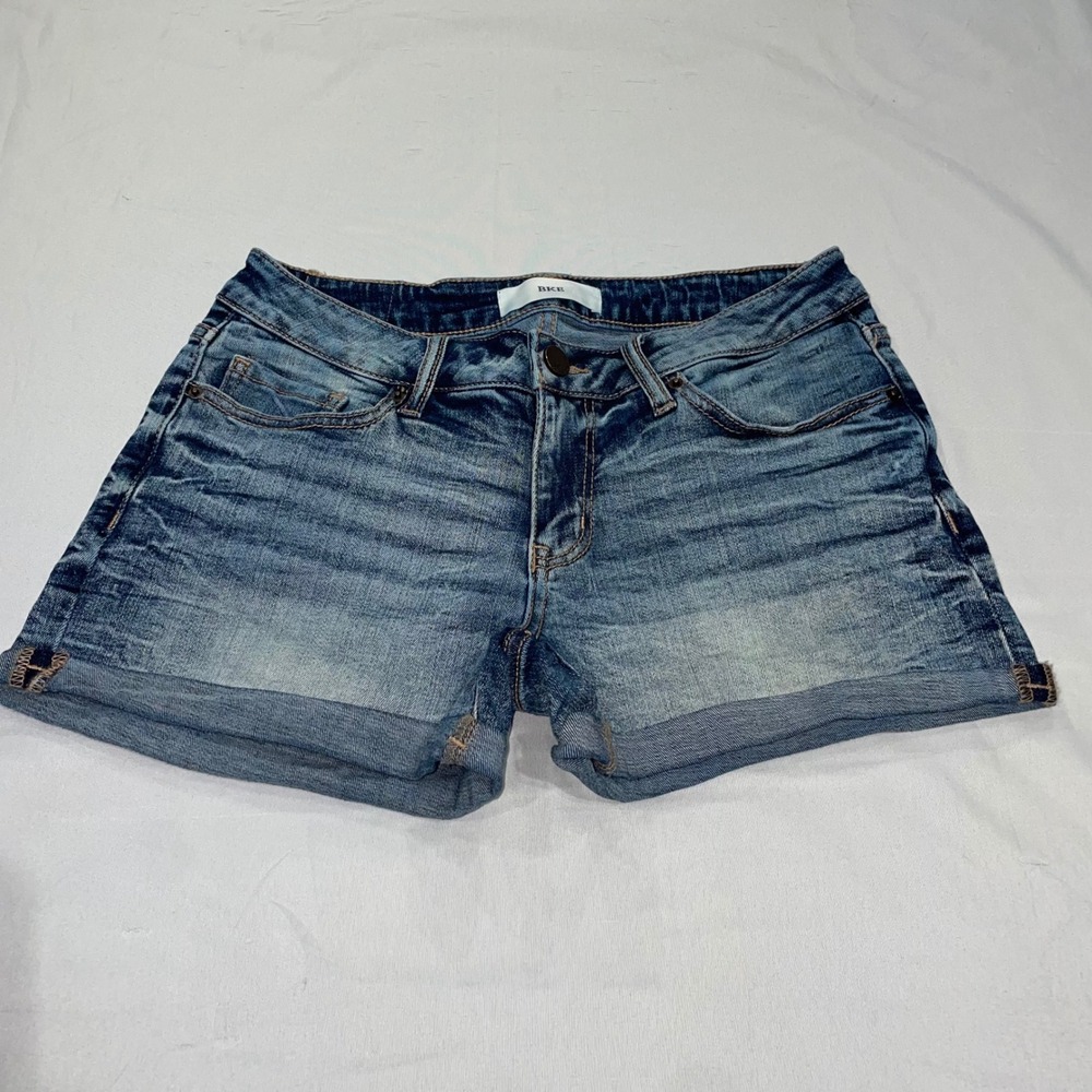 BKE Stella Denim Shorts Womens 26 Medium Wash Distressed Cuffed Jean Shorts